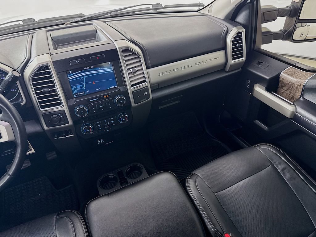 Used 2017 Ford F250 Lariat w/ Chrome Package image 29