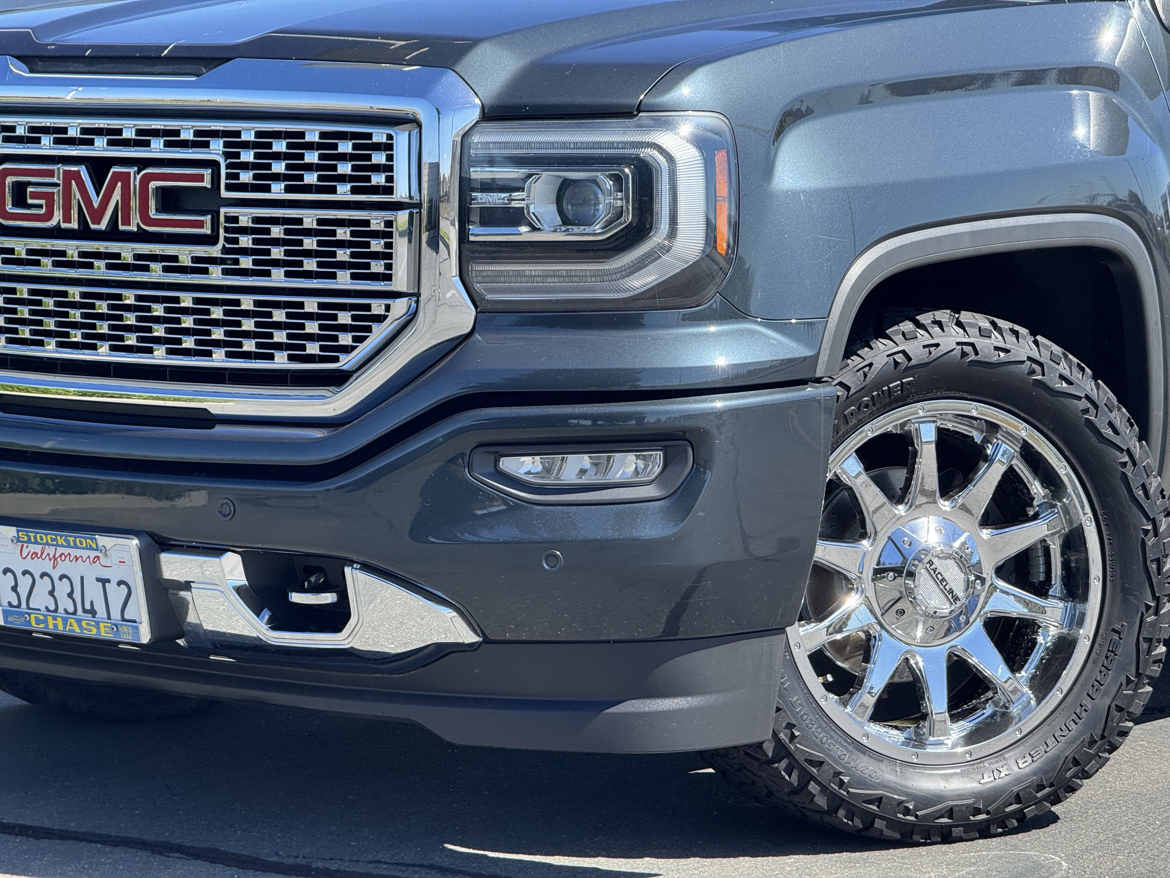 Used 2017 GMC Sierra 1500 Denali w/ Denali Ultimate Package AWD/4WD image 3