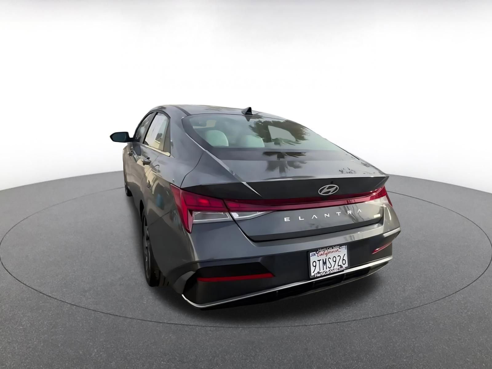 Used 2025 Hyundai Elantra Limited image 11