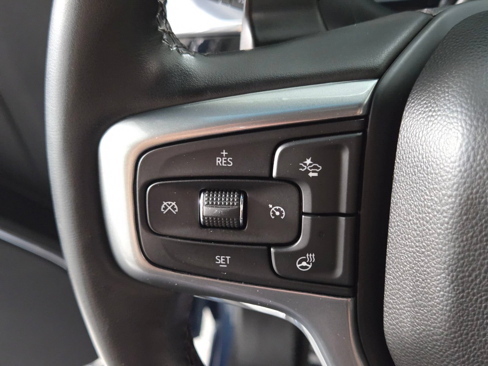 Used 2024 Chevrolet Silverado 1500 LTZ AWD/4WD image 22