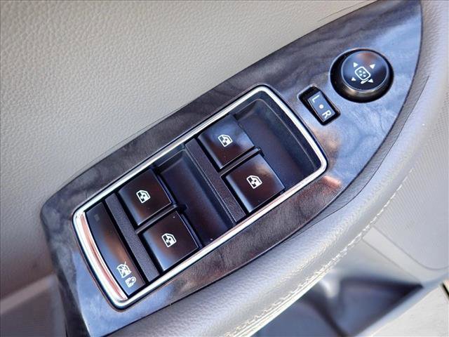 Used 2015 Chevrolet Impala LT w/ Convenience Package image 12