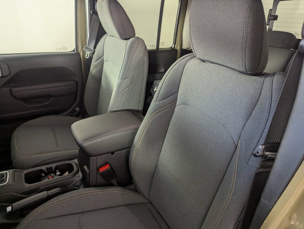 New 2026 Jeep Gladiator Sport AWD/4WD image 12