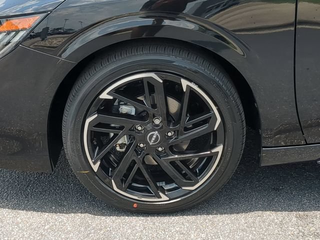 New 2026 Nissan Sentra SR w/ Floor Mat Package FWD image 10