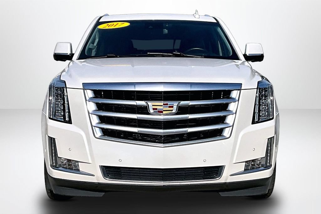 Used 2017 Cadillac Escalade ESV Luxury AWD/4WD image 2