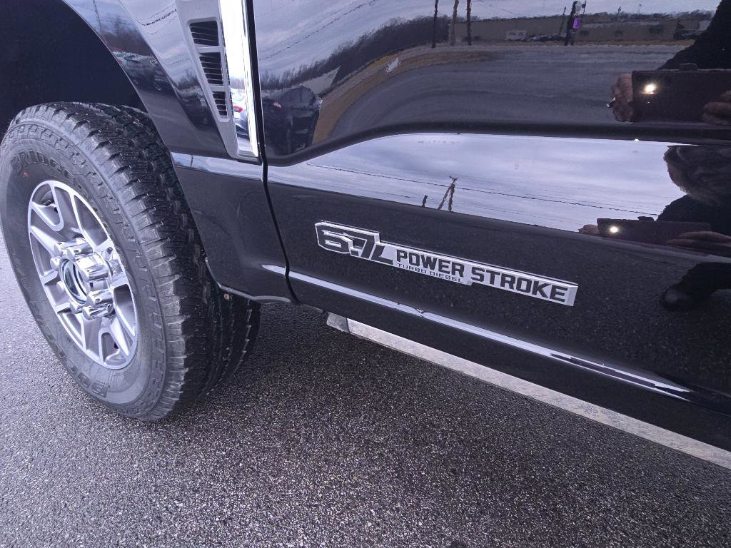 New 2025 Ford F350 Lariat w/ FX4 Off-Road Package image 16