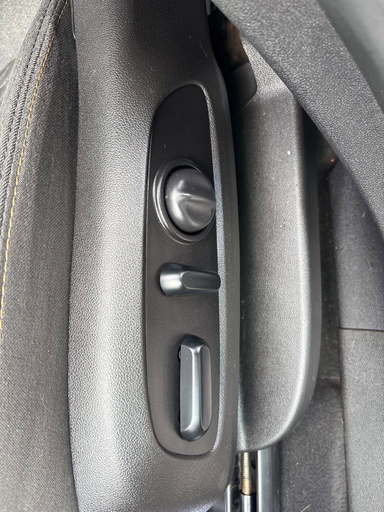 Used 2018 Chevrolet Equinox LT image 23
