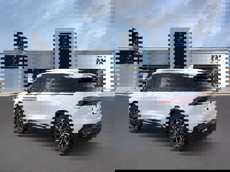 New 2026 Lincoln Nautilus Premier image 4