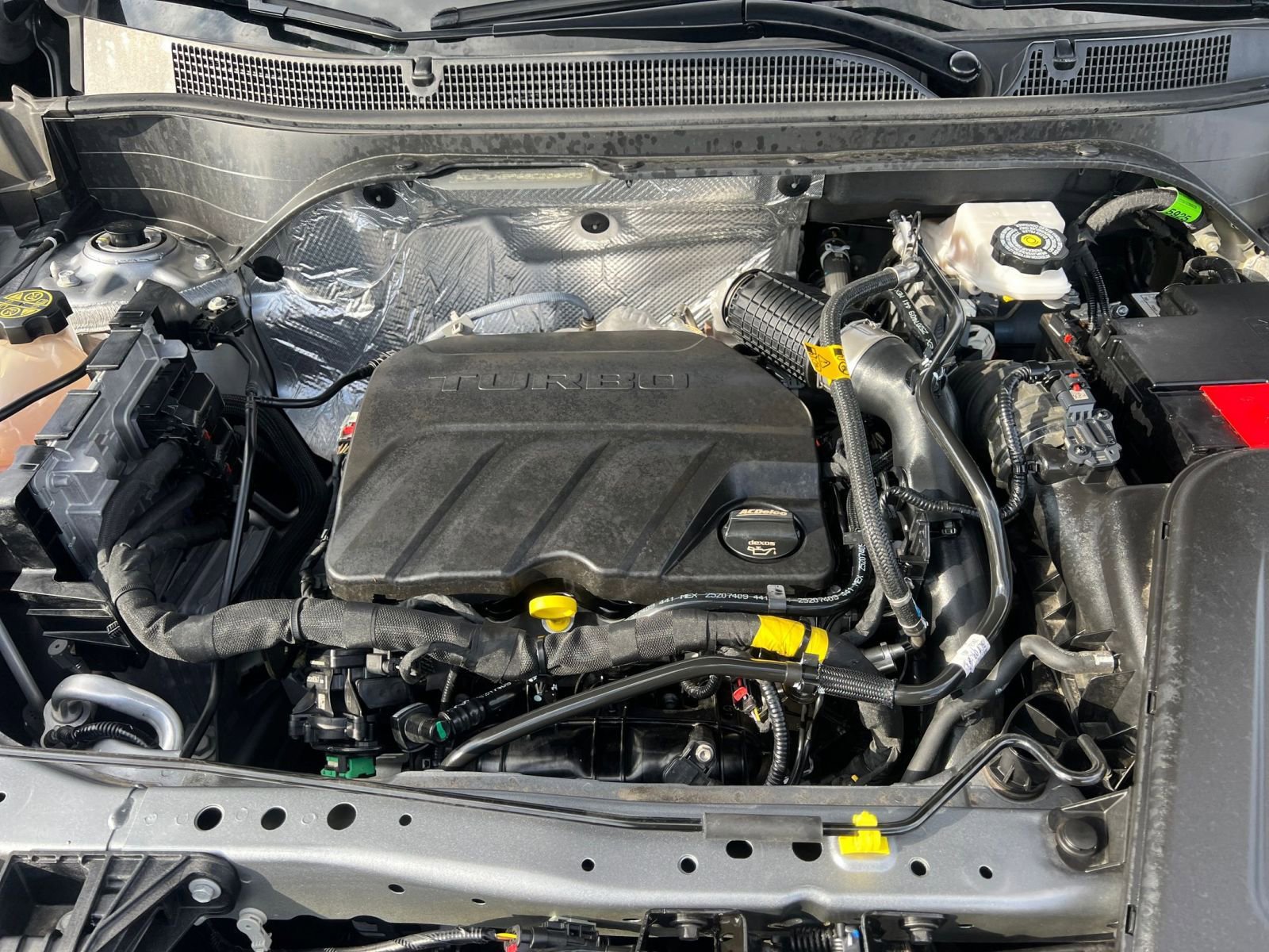 Used 2025 Chevrolet Trax LT FWD image 32