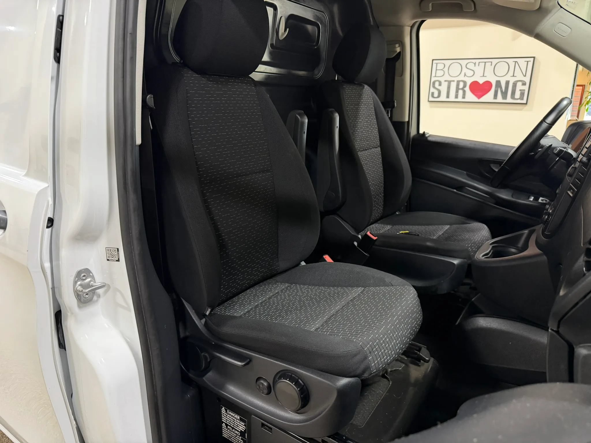 Used 2021 Mercedes-Benz Metris image 36