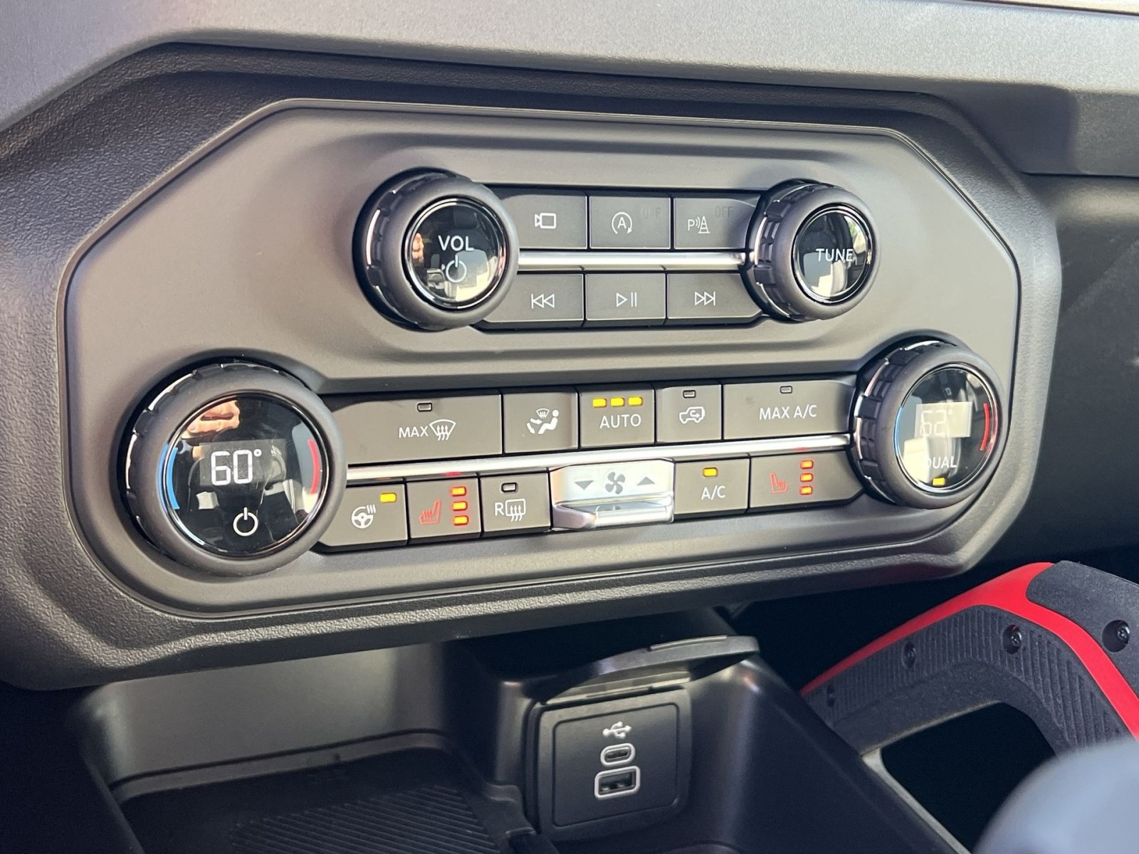 New 2026 Ford Bronco Outer Banks w/ Sasquatch Package AWD/4WD image 21