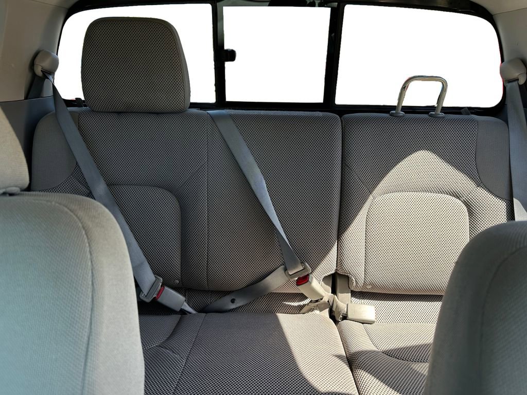 Used 2016 Nissan Frontier SV image 10