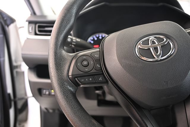 Used 2022 Toyota RAV4 XLE AWD/4WD image 23