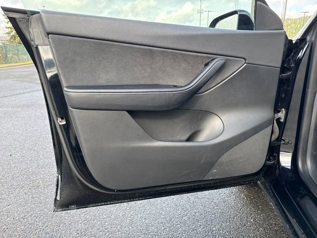 Used 2020 Tesla Model Y Long Range image 19