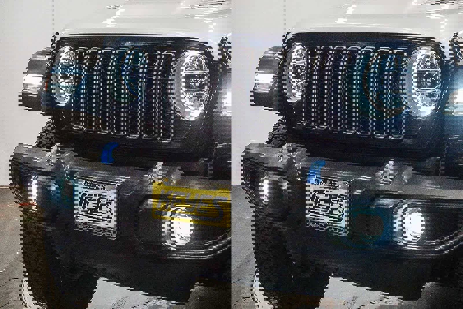 Used 2023 Jeep Wrangler Unlimited Rubicon 4xe AWD/4WD image 8