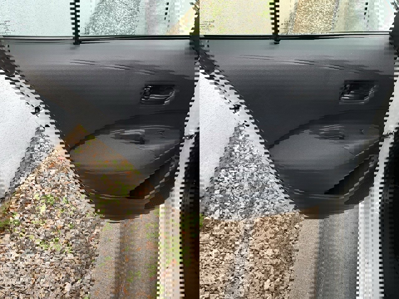 Used 2025 Toyota Corolla LE image 16