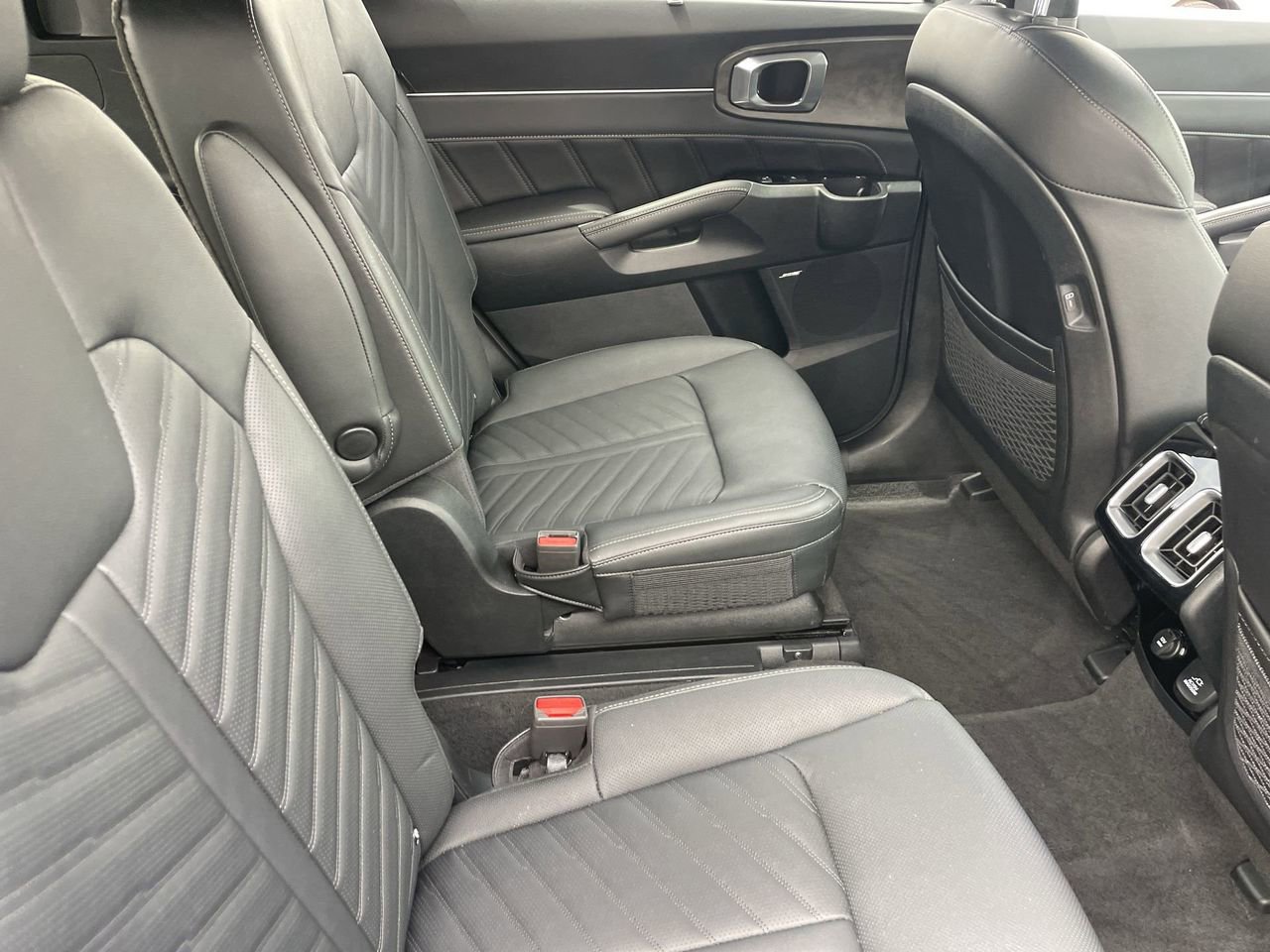 Certified 2025 Kia Sorento SX Prestige image 12