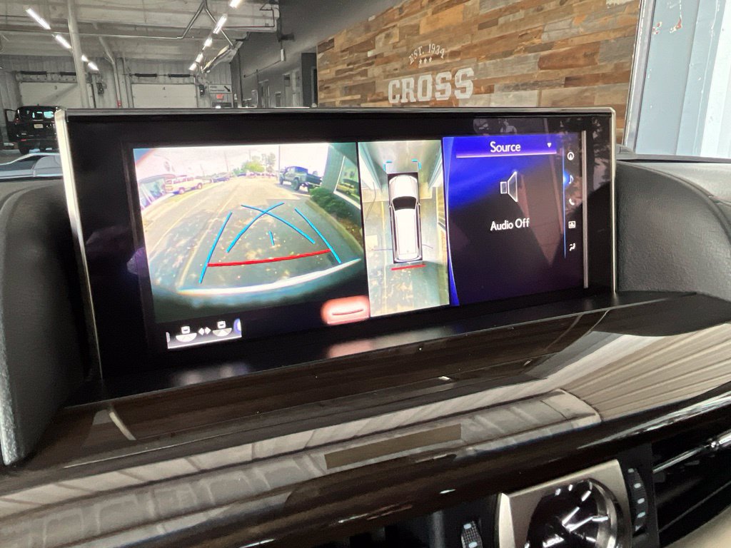 Used 2019 Lexus LX 570 4WD w/ Luxury Package image 30