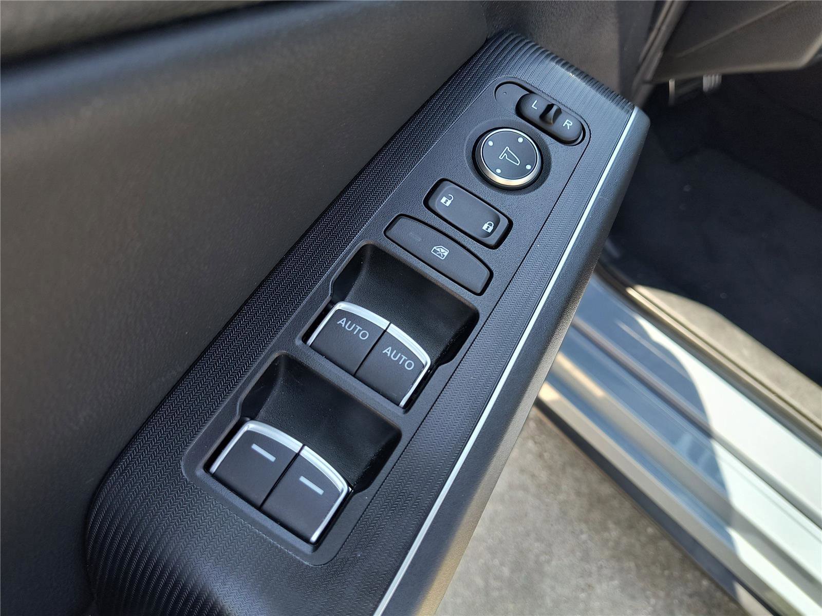 Used 2022 Honda Civic Sport Touring image 14