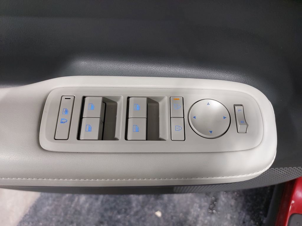 Certified 2025 Hyundai Santa Fe SEL image 29