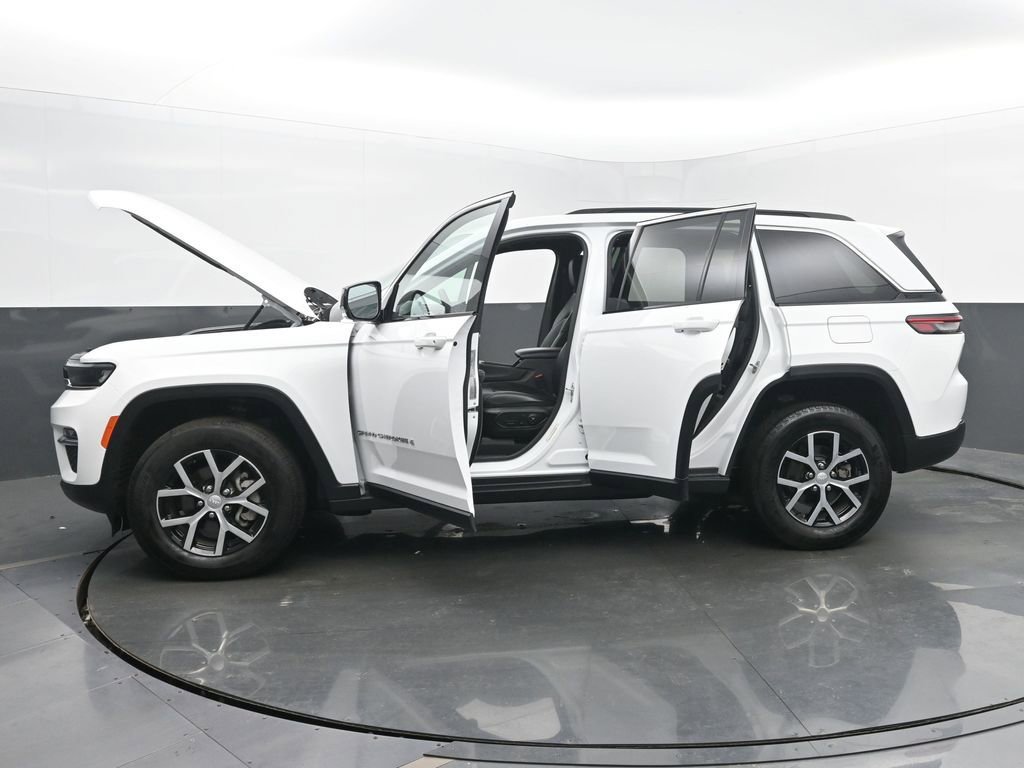 Used 2024 Jeep Grand Cherokee Limited image 55