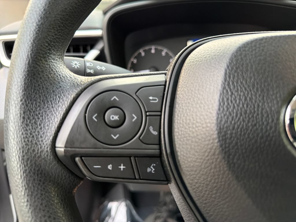 Used 2025 Toyota Corolla LE FWD image 20