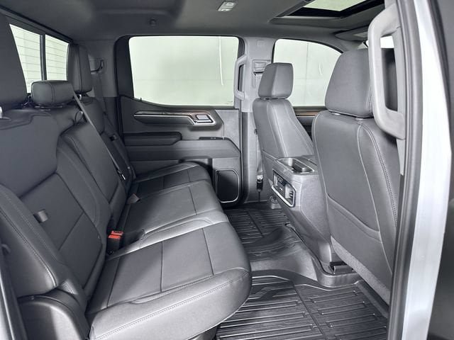 New 2026 GMC Sierra 1500 SLT w/ SLT Premium Package AWD/4WD image 29