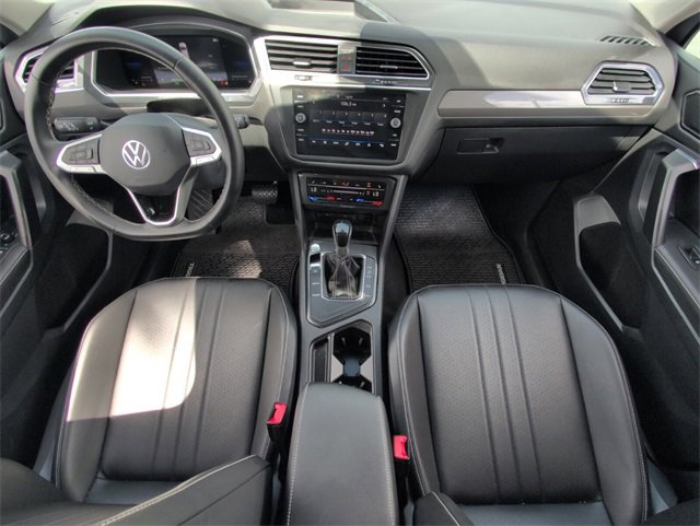 Certified 2023 Volkswagen Tiguan SE image 9