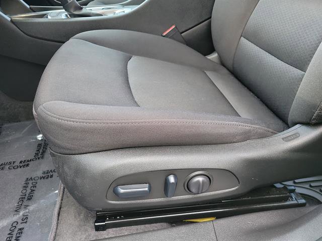 Used 2025 Chevrolet Malibu LT image 4