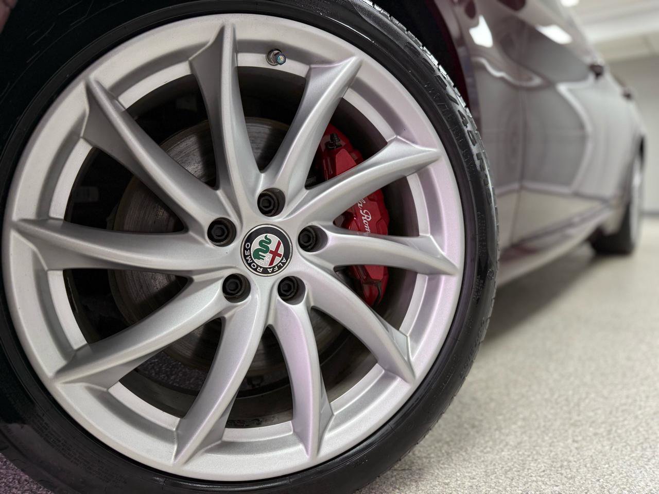 Used 2018 Alfa Romeo Giulia AWD image 40