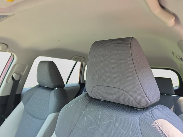 Used 2024 Toyota RAV4 XLE AWD/4WD image 12