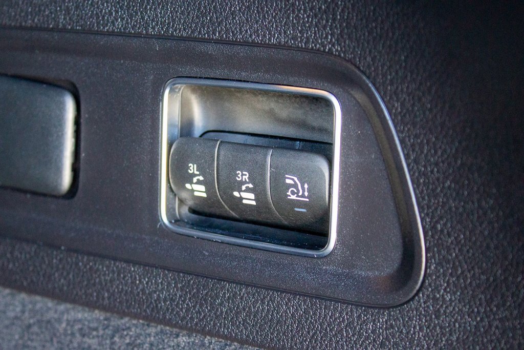 Used 2024 Mercedes-Benz GLS 450 4MATIC image 25