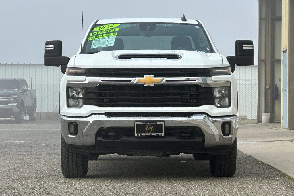 Used 2024 Chevrolet Silverado 2500 LT image 9