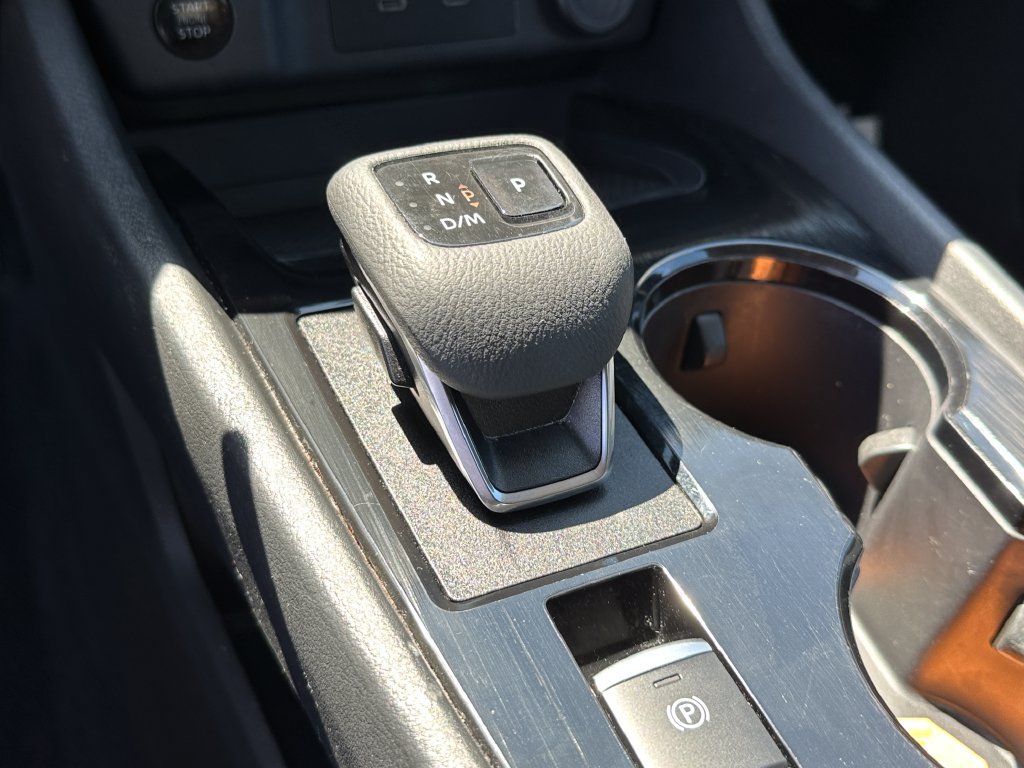 Used 2024 Nissan Rogue S FWD image 27