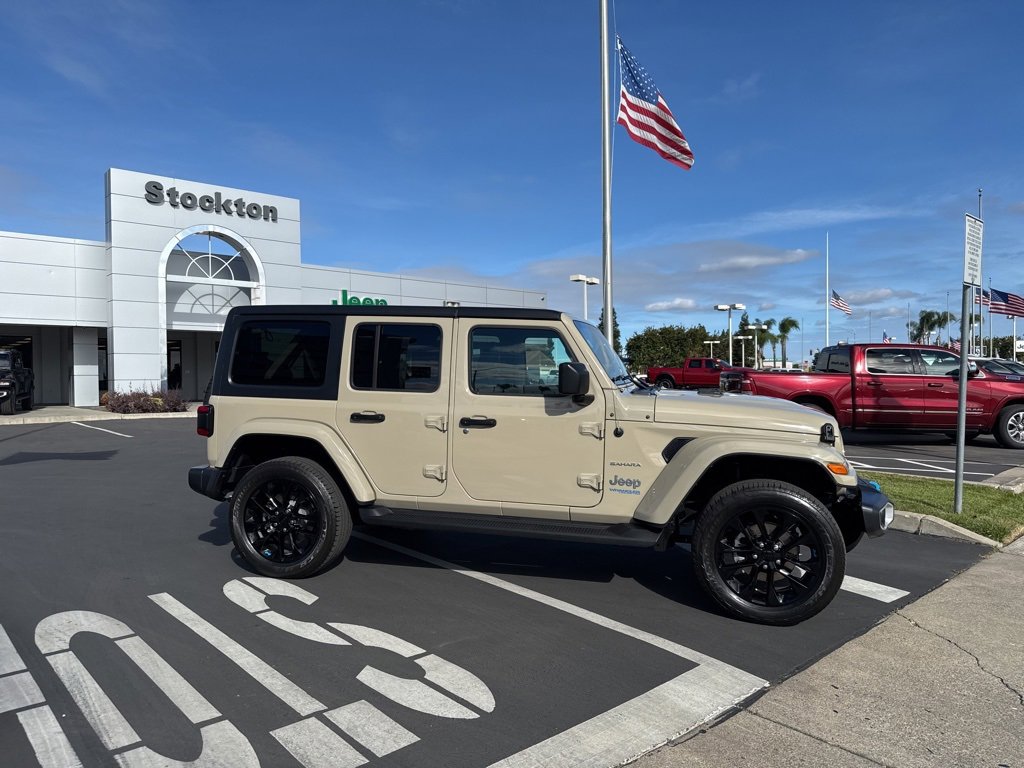 Used 2022 Jeep Wrangler Unlimited Sahara 4xe image 2