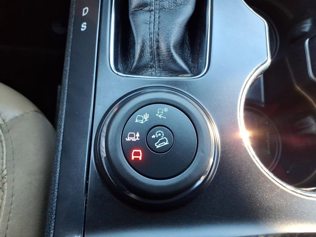 Used 2017 Ford Explorer Limited w/ Equipment Group 301A image 29