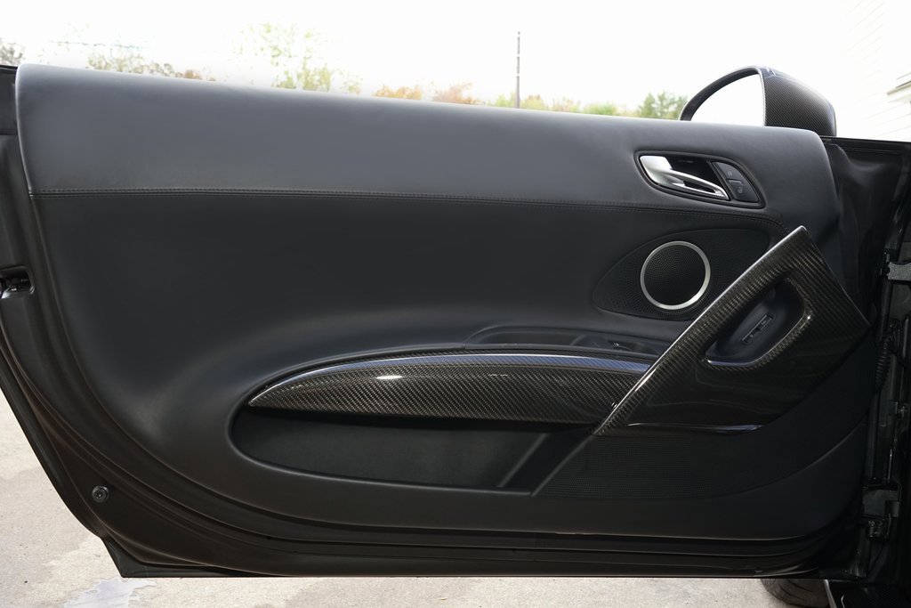 Used 2011 Audi R8 V10 image 21