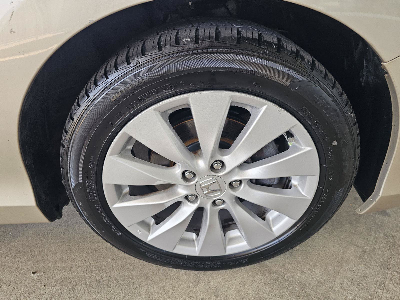 Used 2014 Honda Accord EX image 9