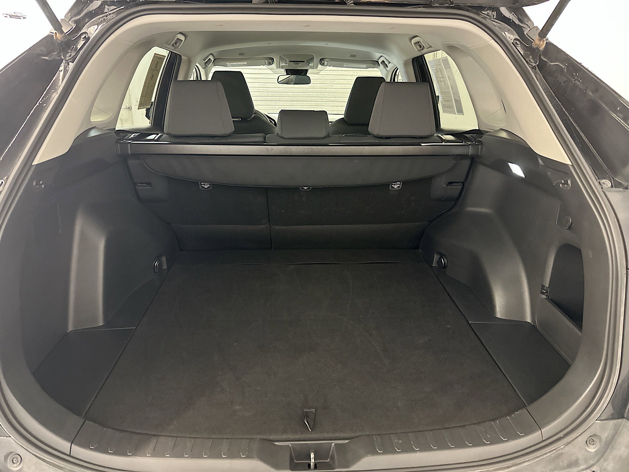 Used 2025 Toyota RAV4 XLE image 30