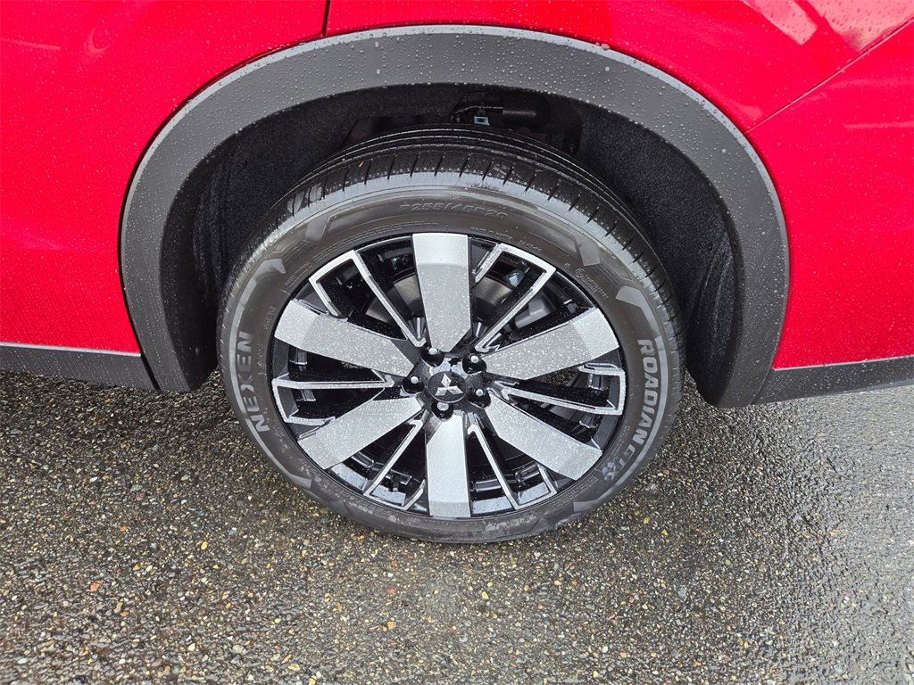 New 2025 Mitsubishi Outlander SE image 5