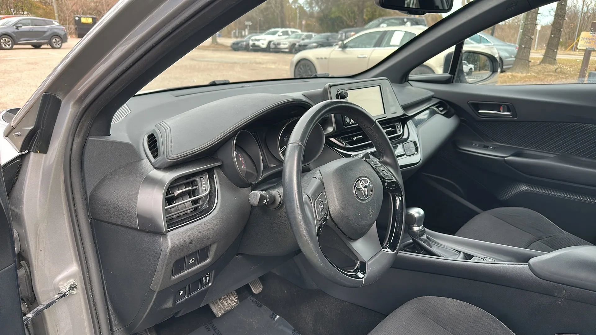 Used 2018 Toyota C-HR image 12