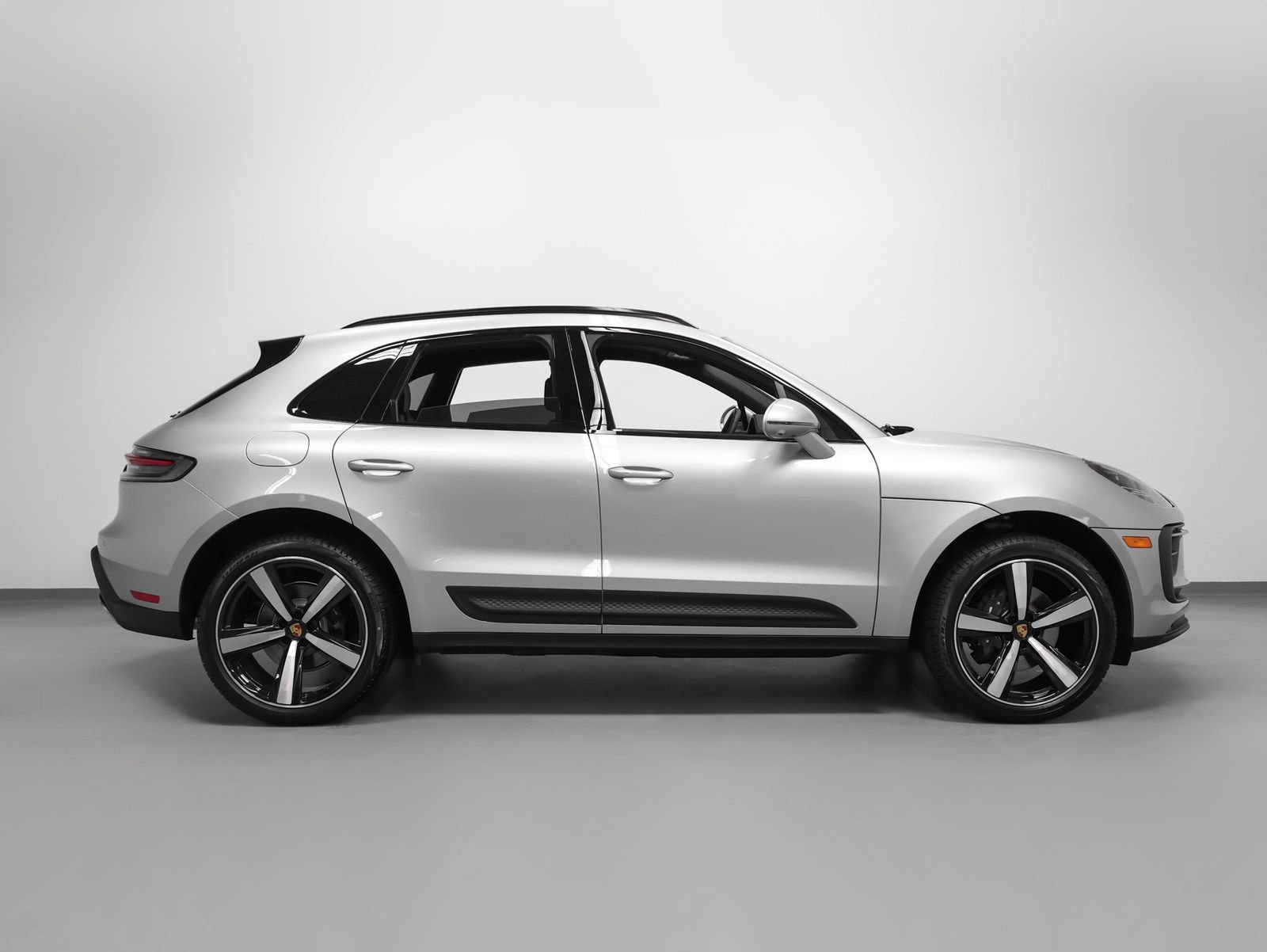 New 2026 Porsche Macan AWD/4WD image 13