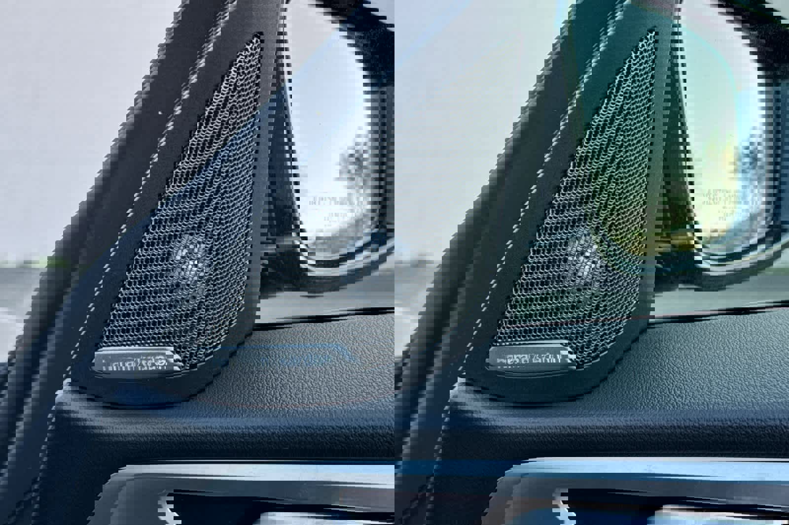 Used 2025 BMW 430i w/ Premium Package image 19