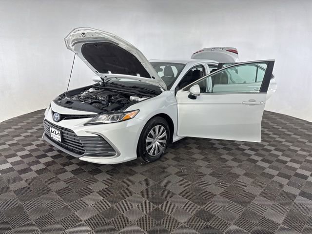 Used 2023 Toyota Camry LE image 12