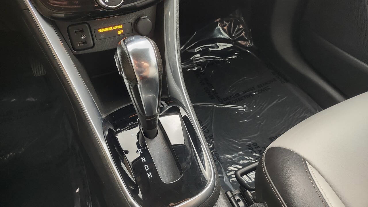 Used 2020 Chevrolet Trax Premier FWD image 22