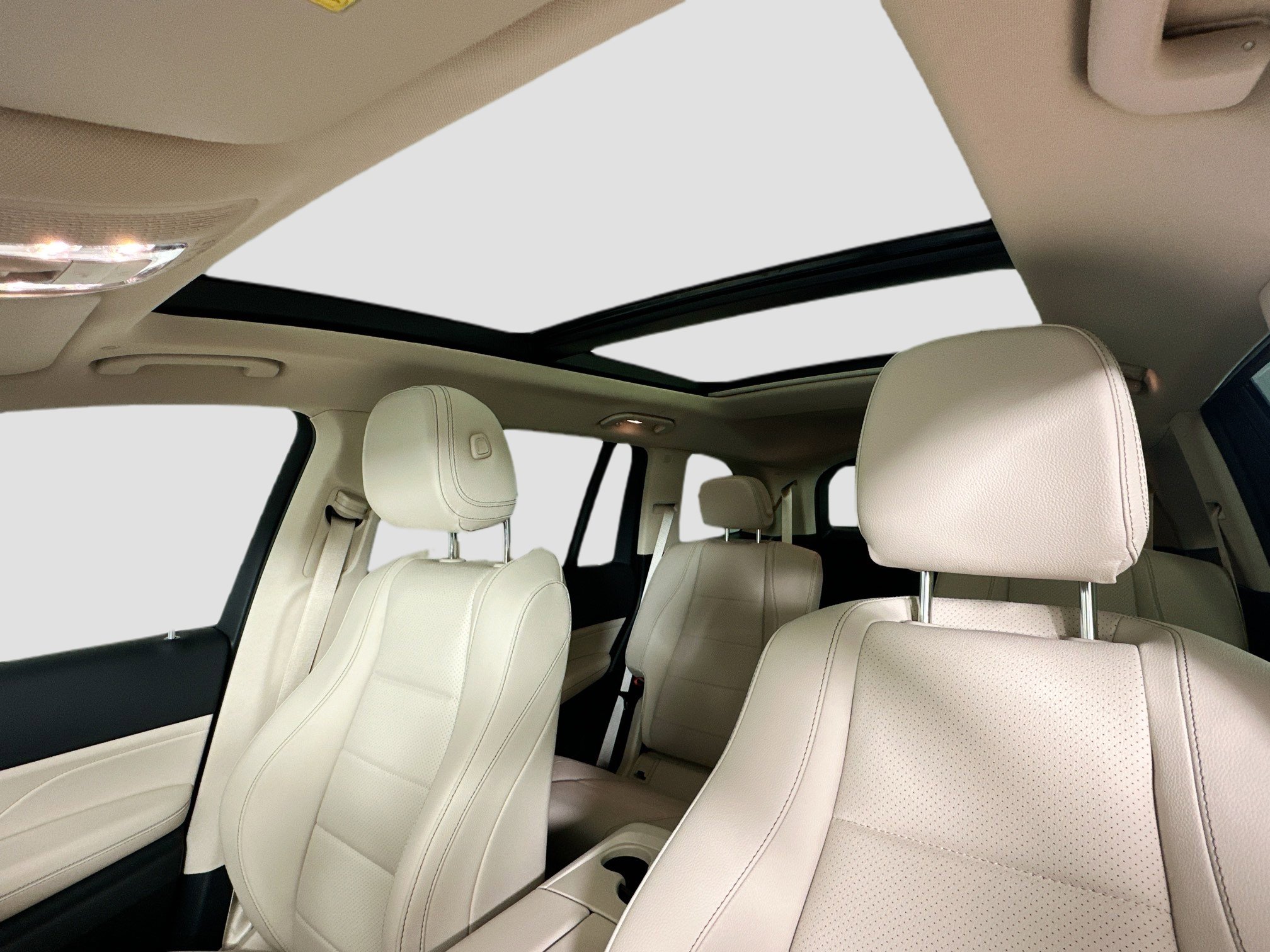 Certified 2025 Mercedes-Benz GLS 450 4MATIC image 27