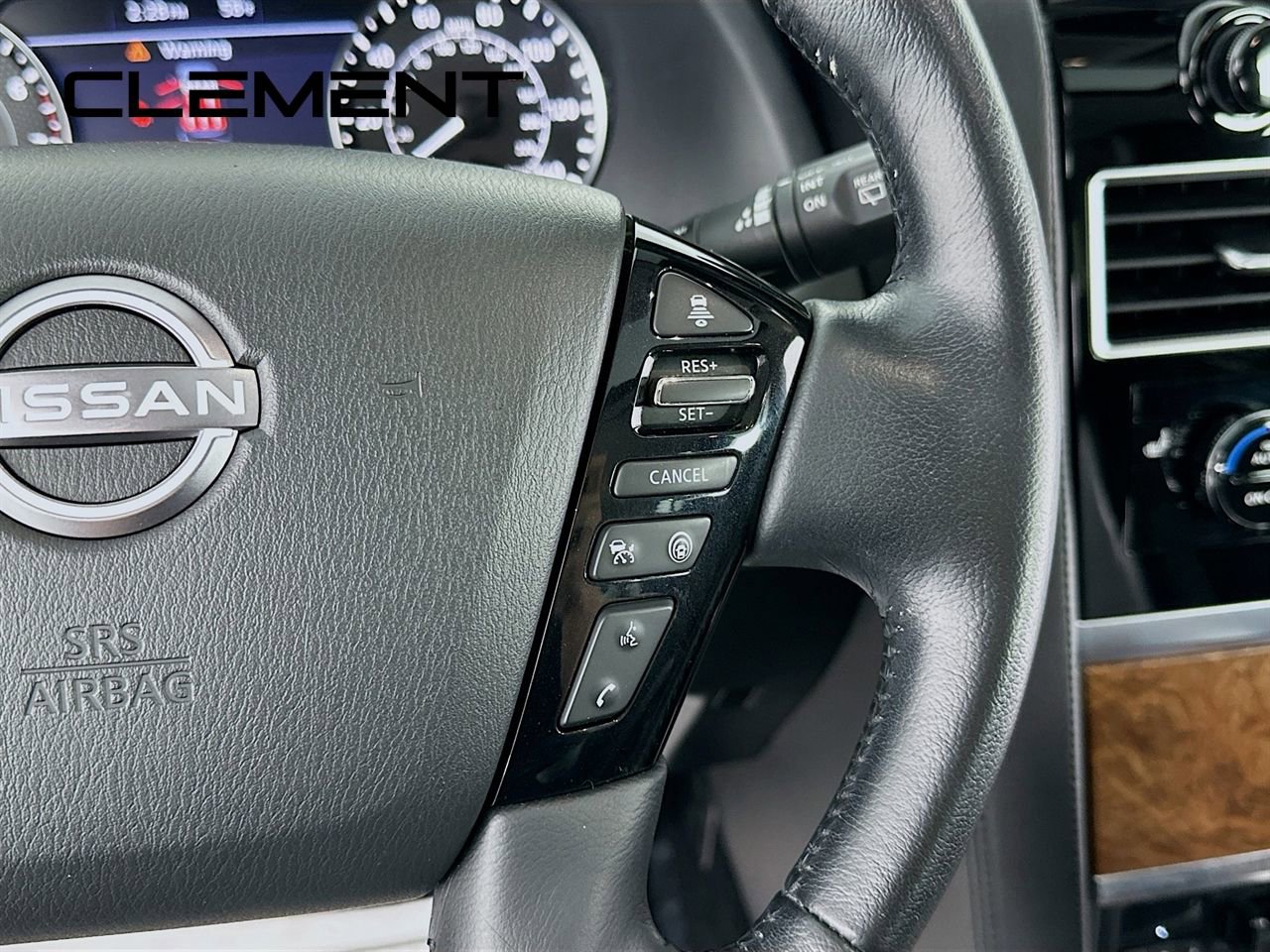 Used 2022 Nissan Armada SL w/ Captain's Chairs Package AWD/4WD image 17