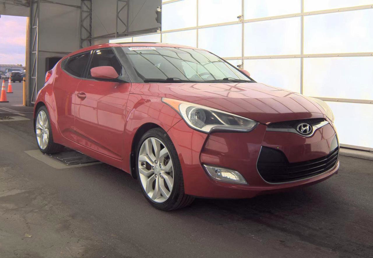 Used 2013 Hyundai Veloster W/ RED INTERIOR 2DR HATCHBACK w/ Style Pkg image 4