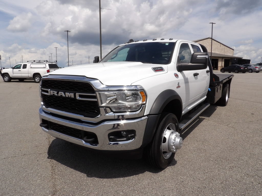 Used 2024 RAM 5500 Tradesman w/ Chrome Appearance Group AWD/4WD image 64