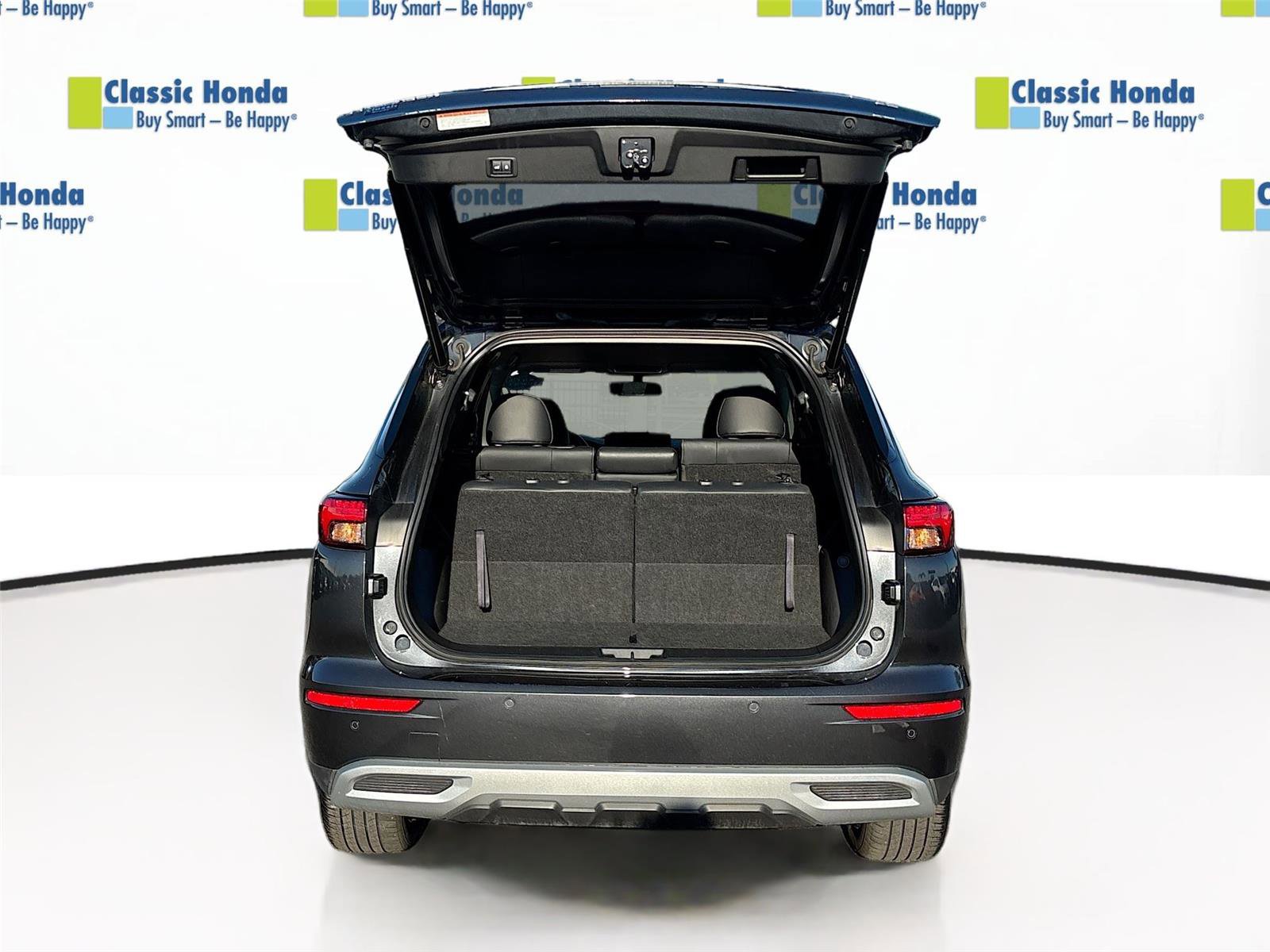 Used 2024 Mitsubishi Outlander SE image 30