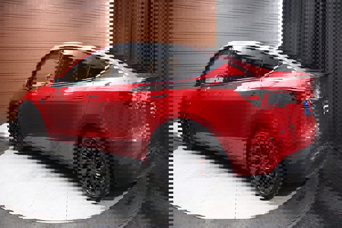 Used 2022 Tesla Model Y Performance image 32